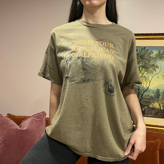 DUMP YOUR REPUBLICAN GIRLFRIEND bear t-shirt with orange text (XL)