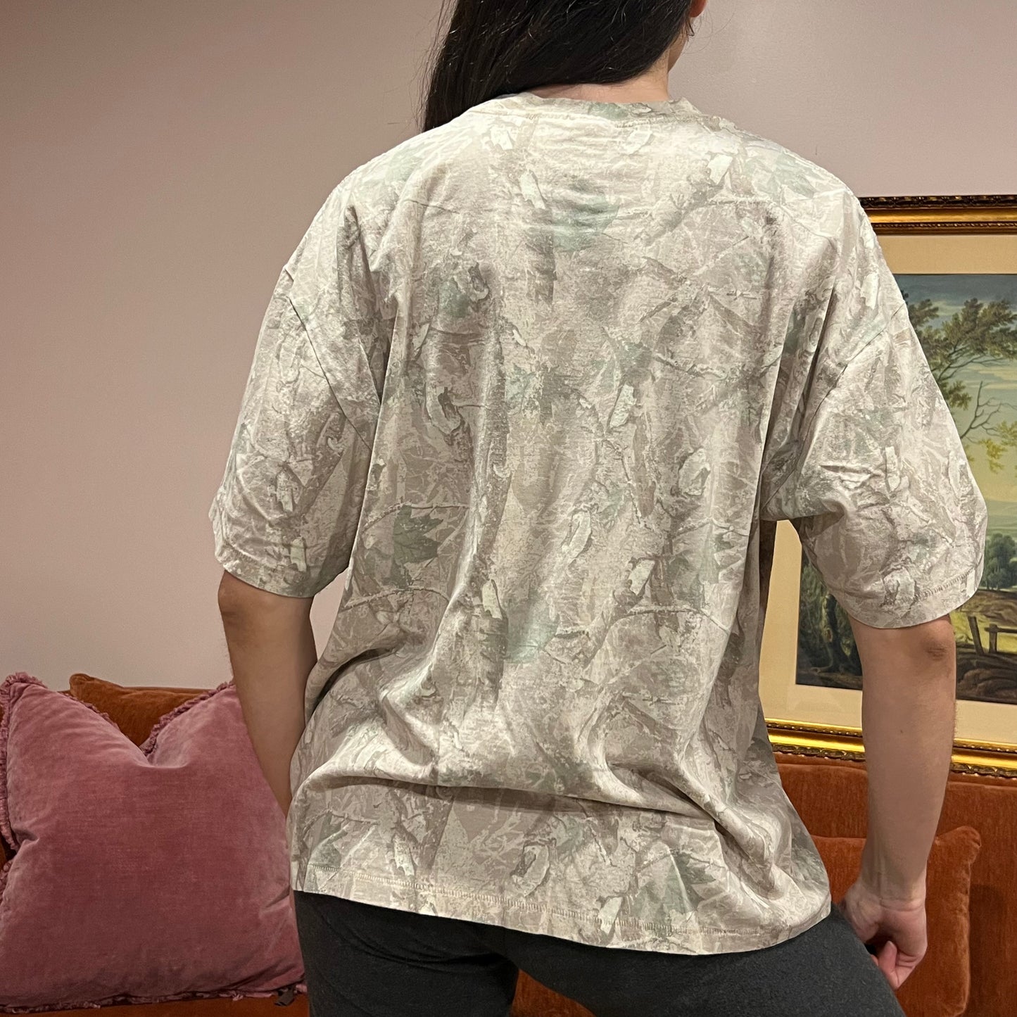 DUMP YOUR REPUBLICAN GIRLFRIEND camo t-shirt with orange text (L)